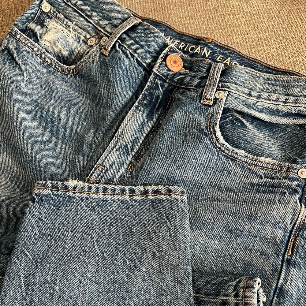 American Eagle jeans size 4 90s slim boyfriend